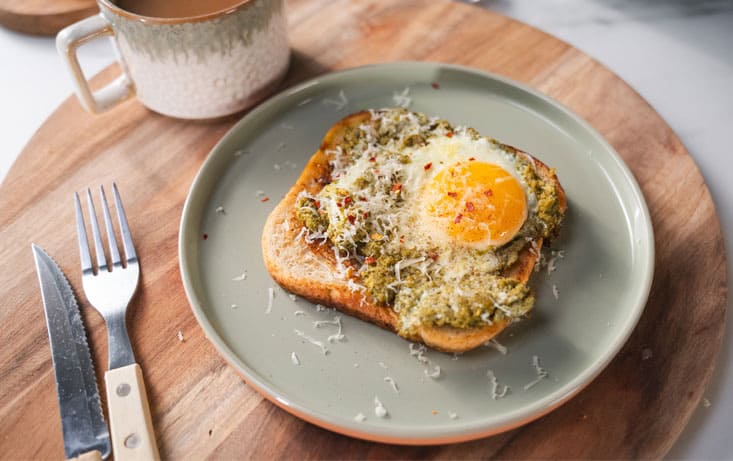 Pestoæg på Levain surdejsbrød  - Opskrifter | Pågen